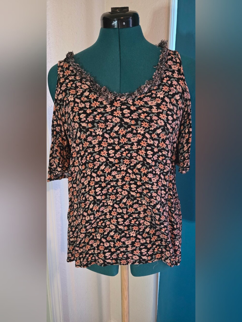 Women's Black Floral Lace-Trim Camisole - Pink Floral